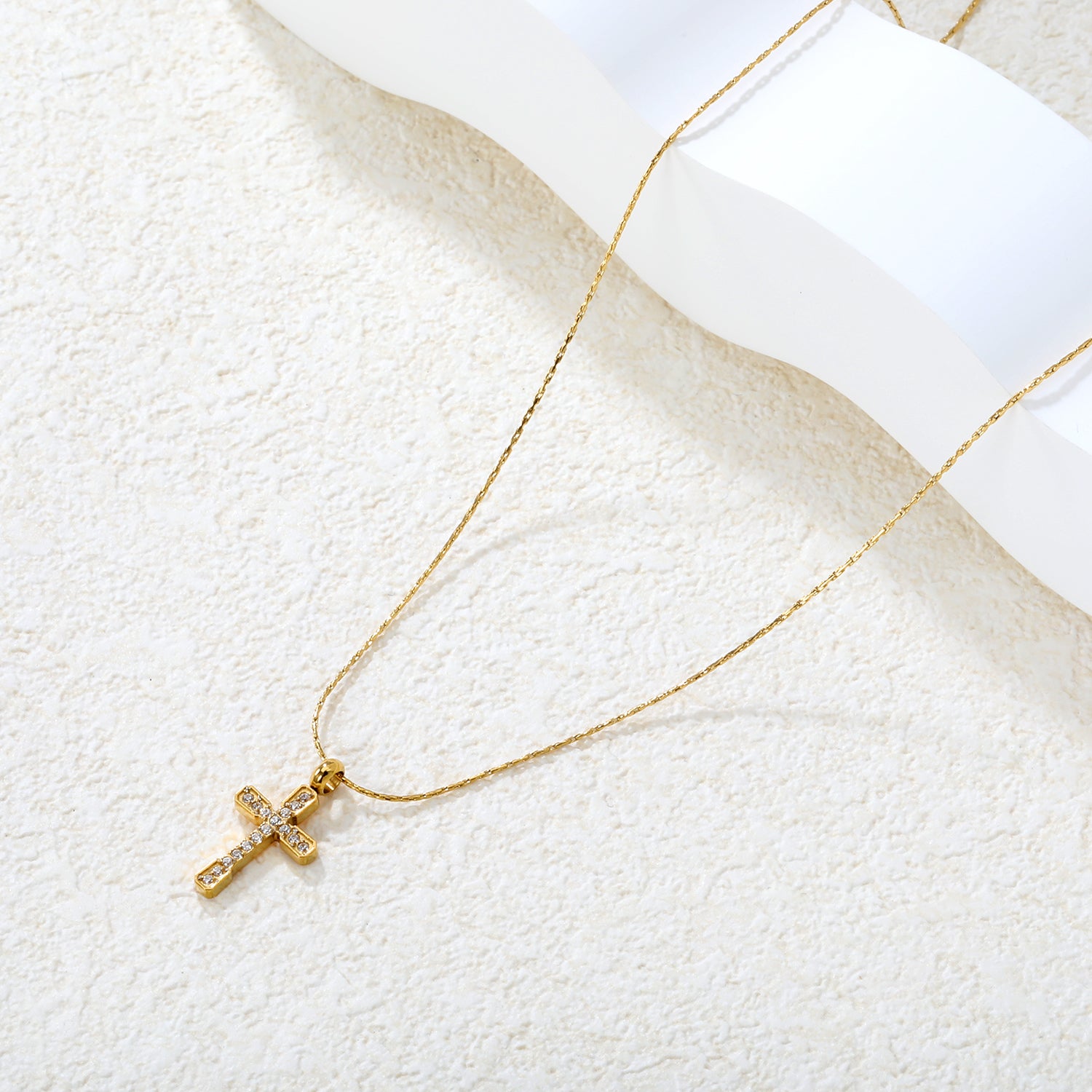 Bezel Cross Pendant Necklace — Gold