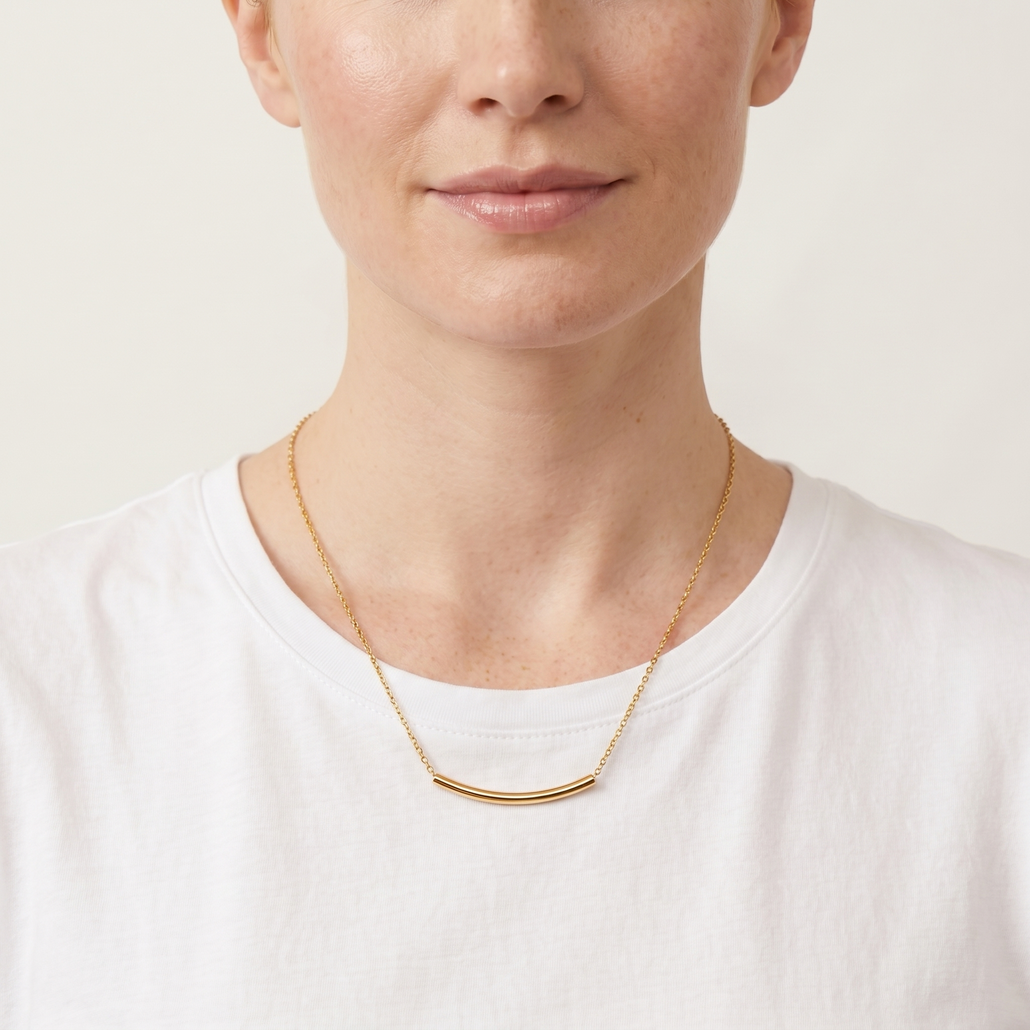 Curved Bar Necklace — Gold