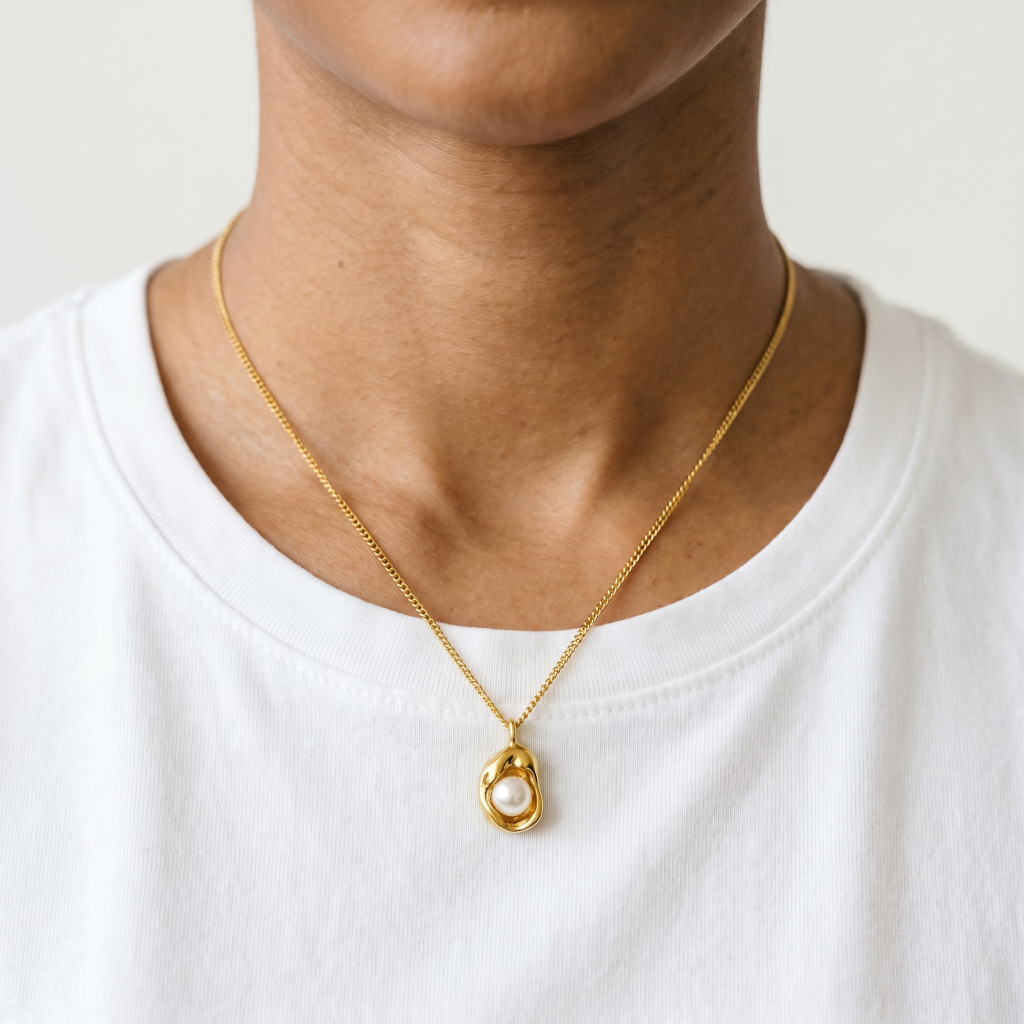 Pearl-in-Wave Pendant Necklace — Gold